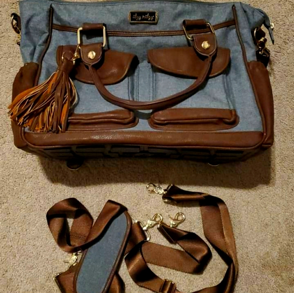 Itzy Ritzy Triple Threat